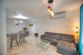 Spacious & modern 3 bedroom near seafront JBOR1-1